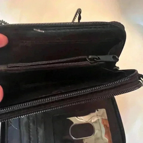 Vera Bradley Black Quilted Wristlet - Picture 3 of 7